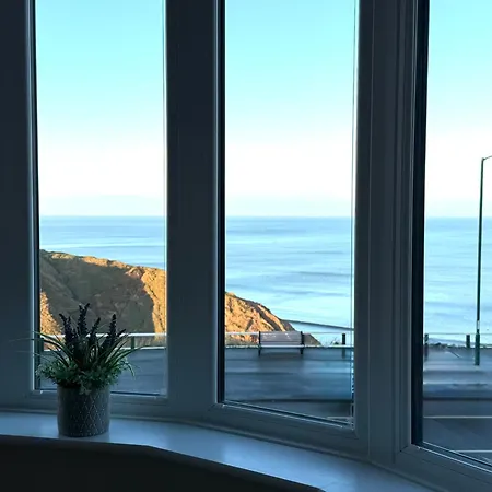 Smugglers - Sea Front - Parking - Sea Views - Balcony - 2 Luxury Kingsize Beds Appartement *