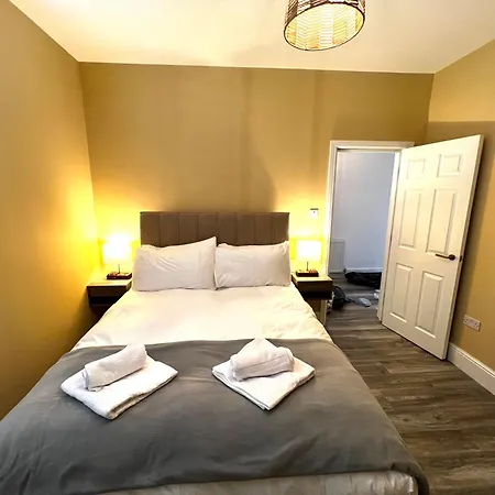 Smugglers - Sea Front - Parking - Sea Views - Balcony - 2 Luxury Kingsize Beds